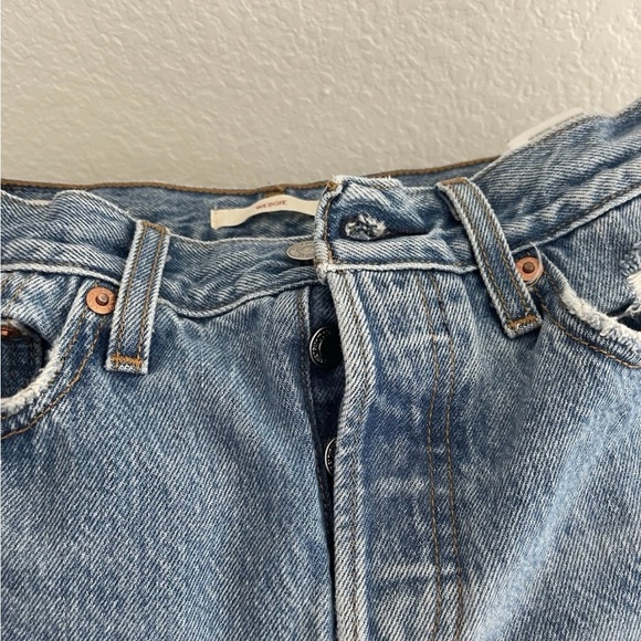 Levi's Premium Light Blue Distressed Wedgie Jeans - Picture 6 of 7